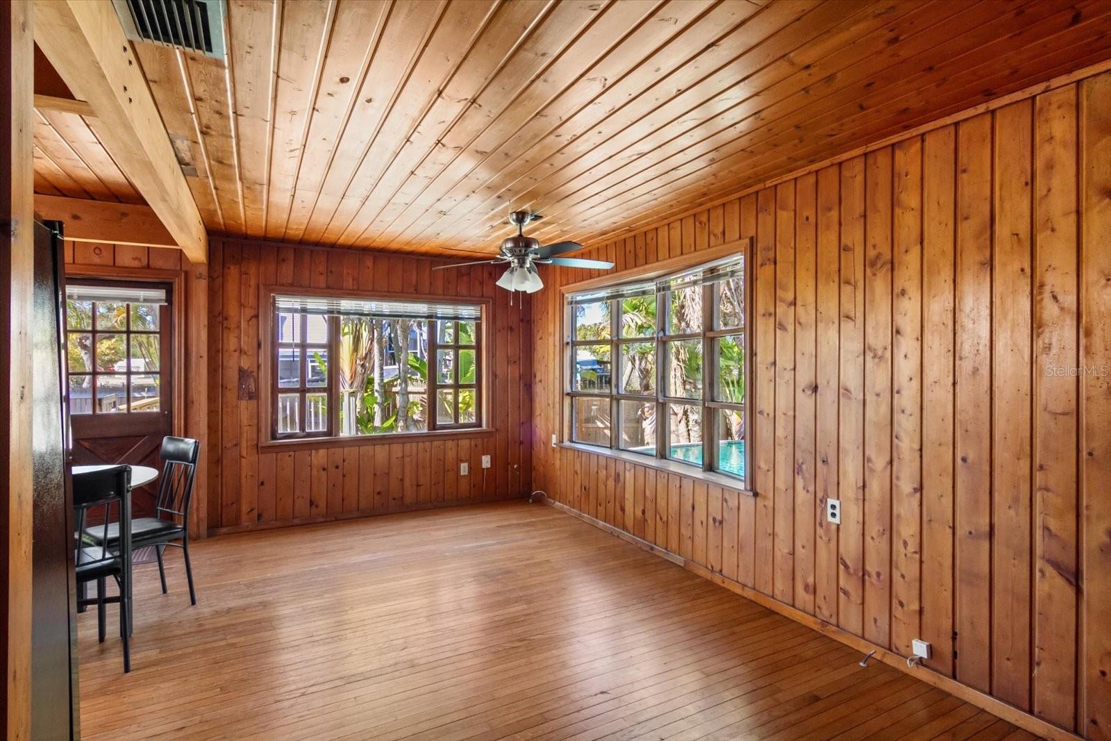 MARINELAND - Residential