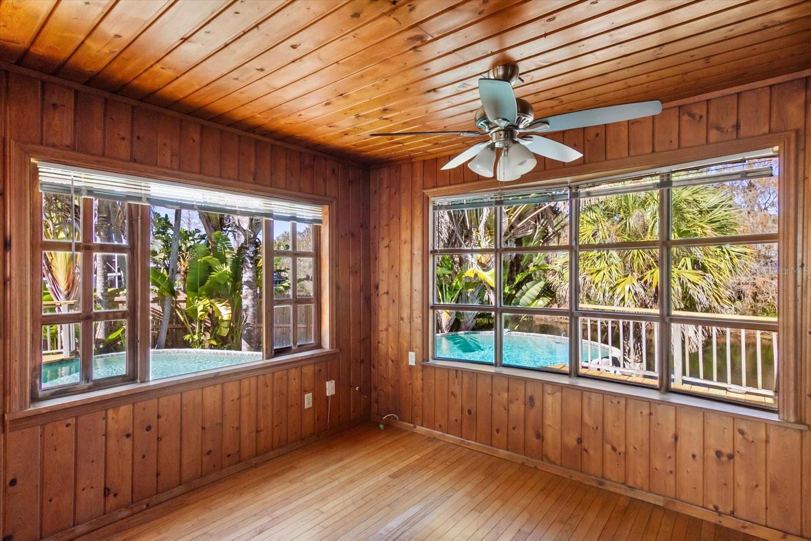 MARINELAND - Residential