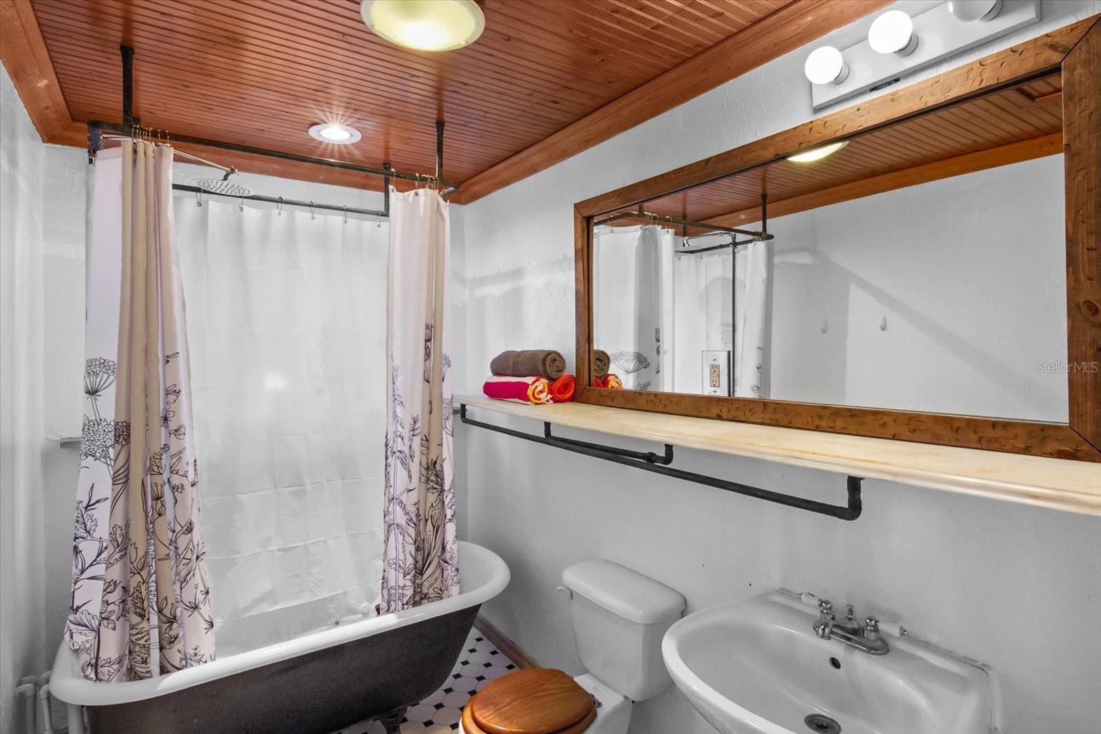 MARINELAND - Residential