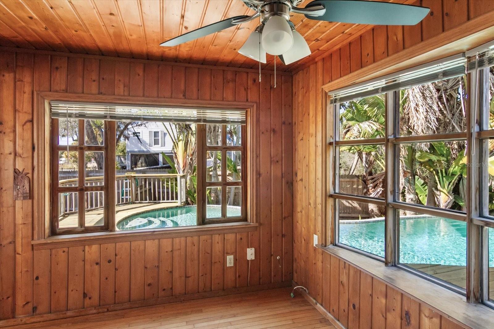 MARINELAND - Residential