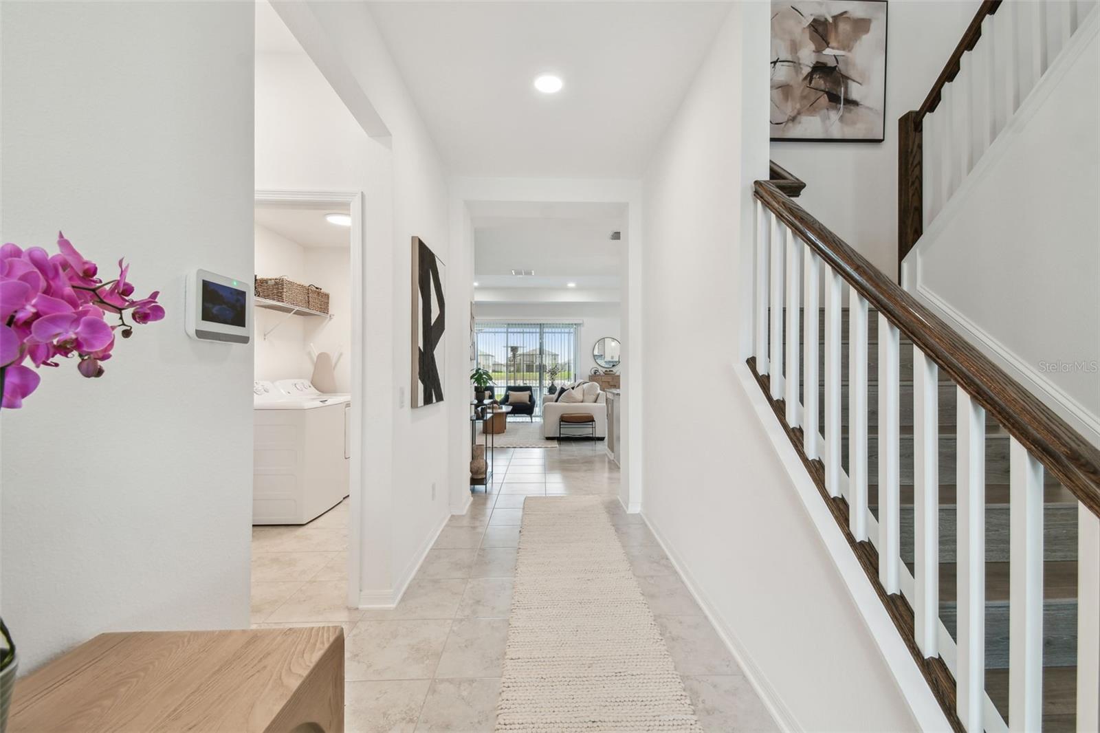 9287 CRESCENT RAY DRIVE