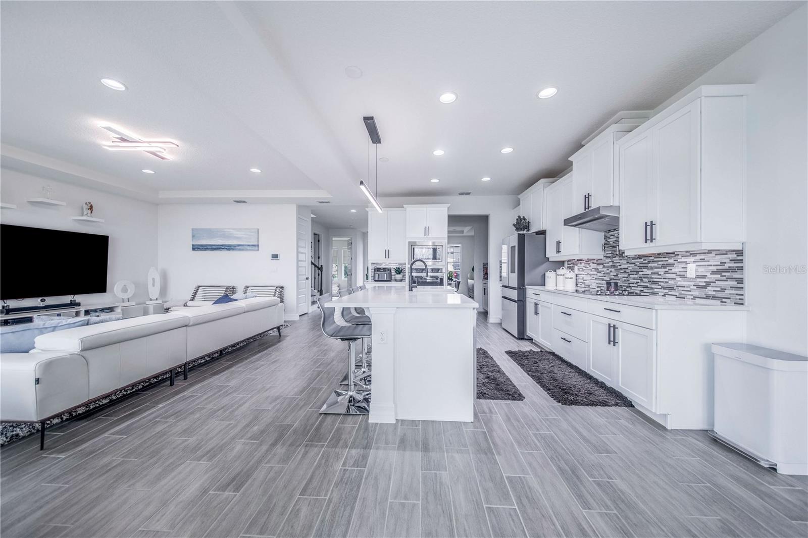 LAKE APOPKA SOUND - Residential