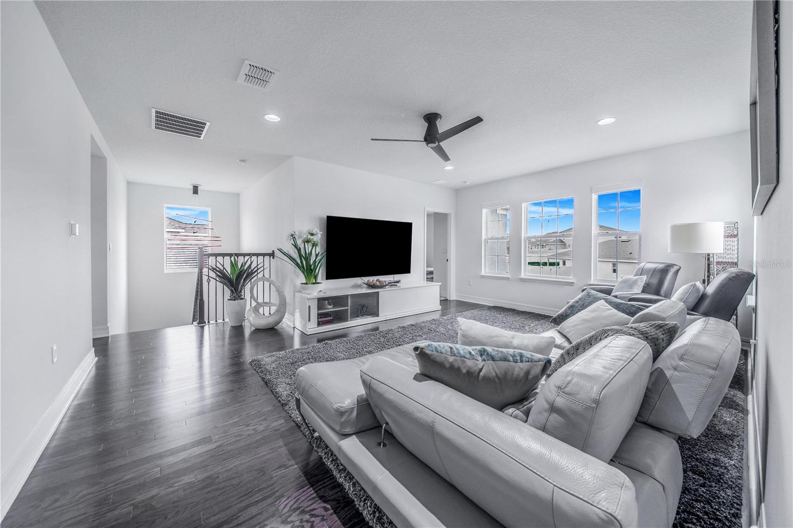 LAKE APOPKA SOUND - Residential