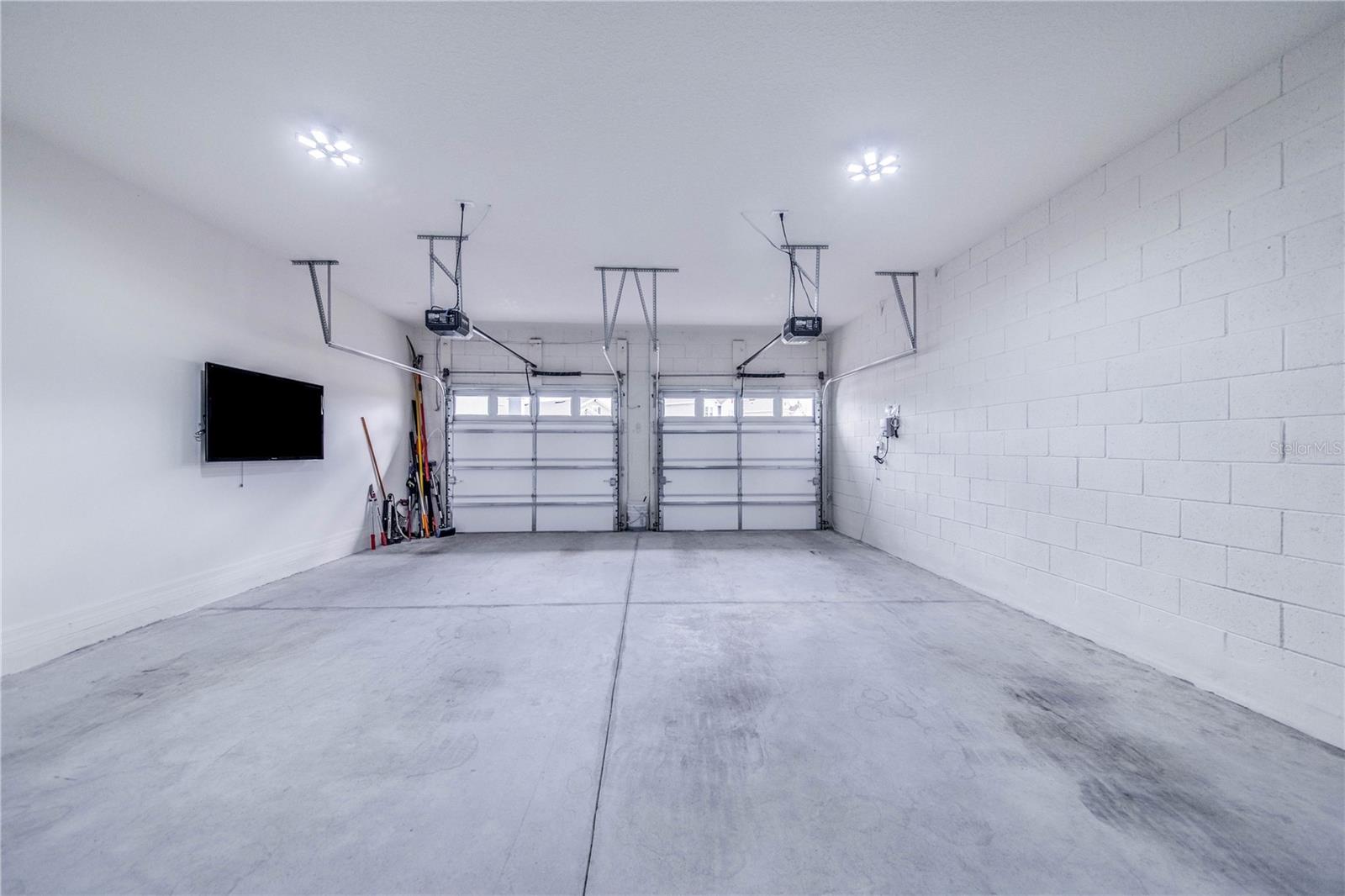 LAKE APOPKA SOUND - Residential