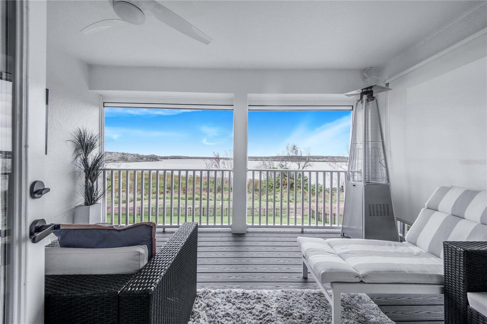 LAKE APOPKA SOUND - Residential