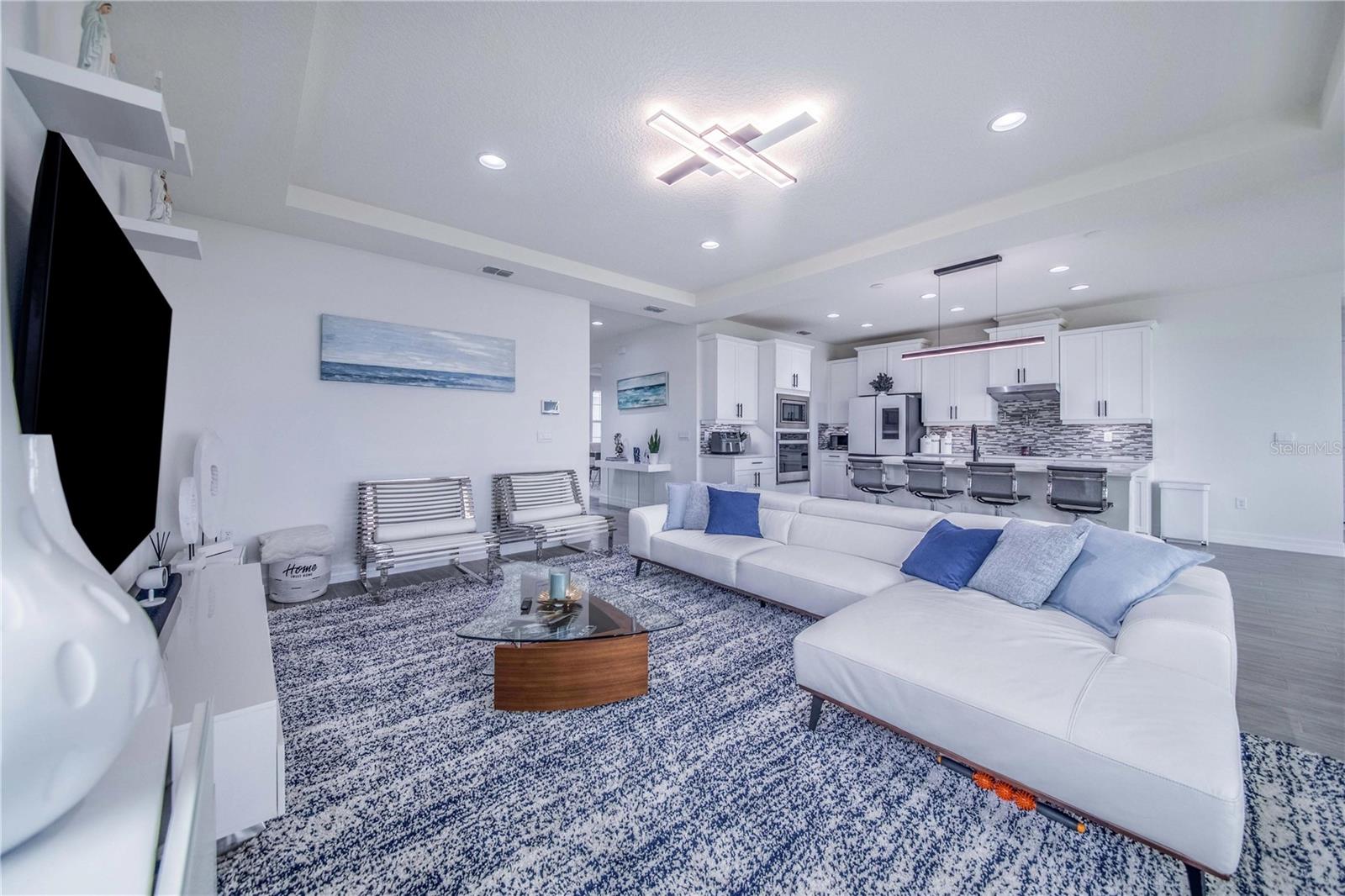 LAKE APOPKA SOUND - Residential