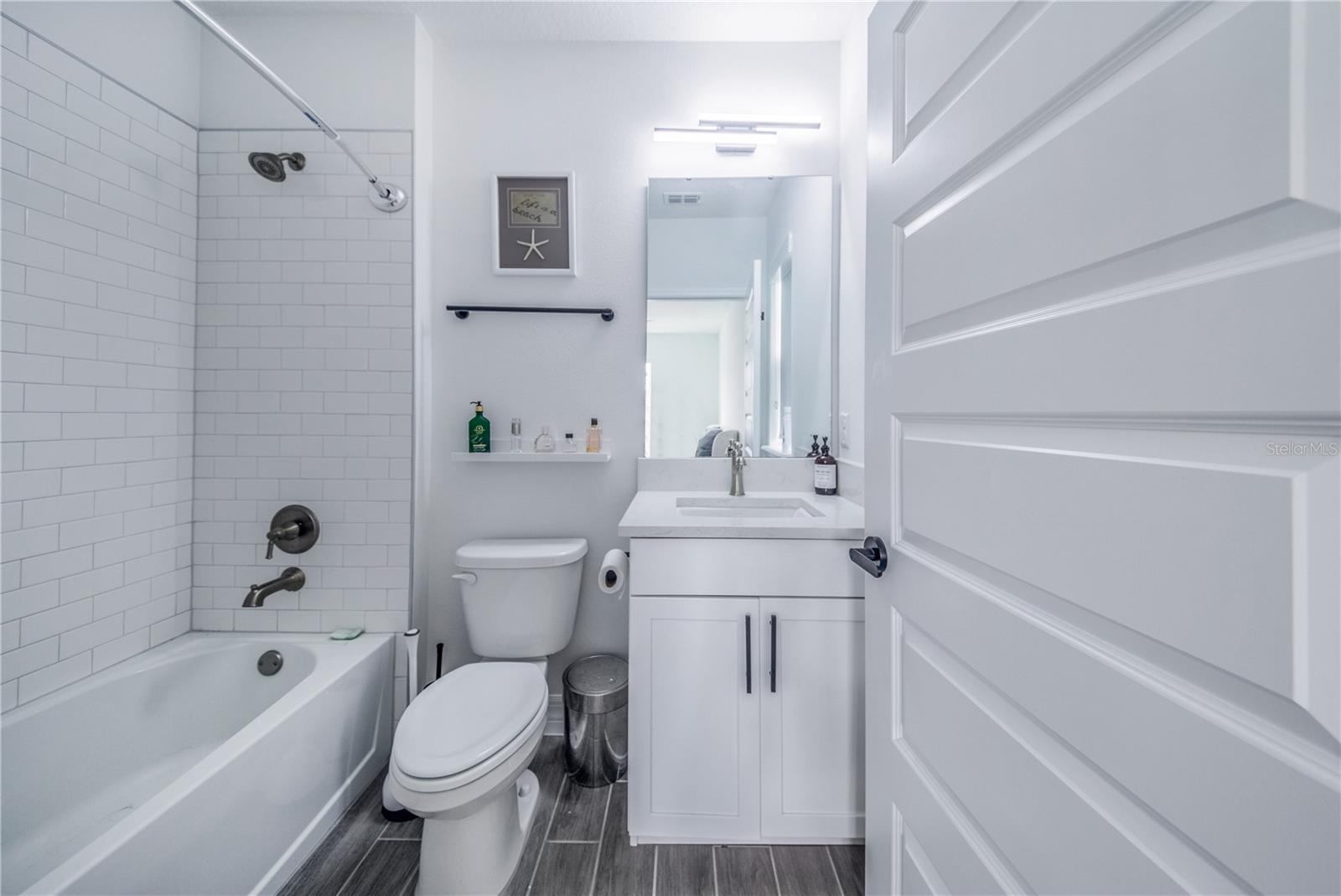 LAKE APOPKA SOUND - Residential