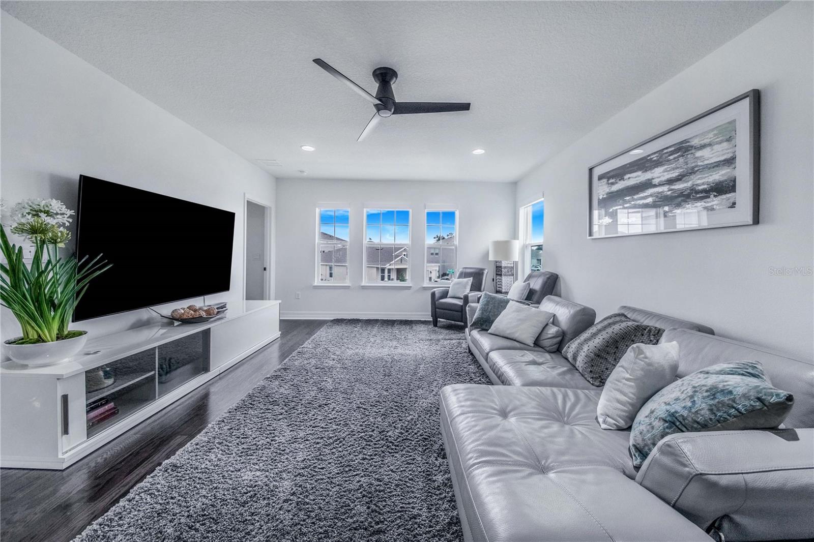 LAKE APOPKA SOUND - Residential