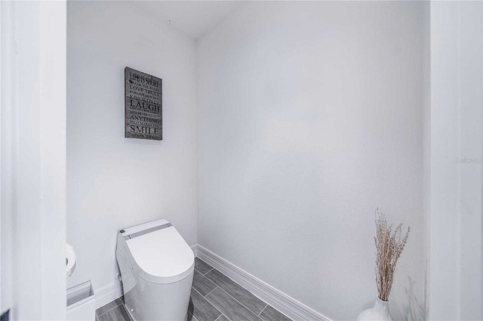 LAKE APOPKA SOUND - Residential