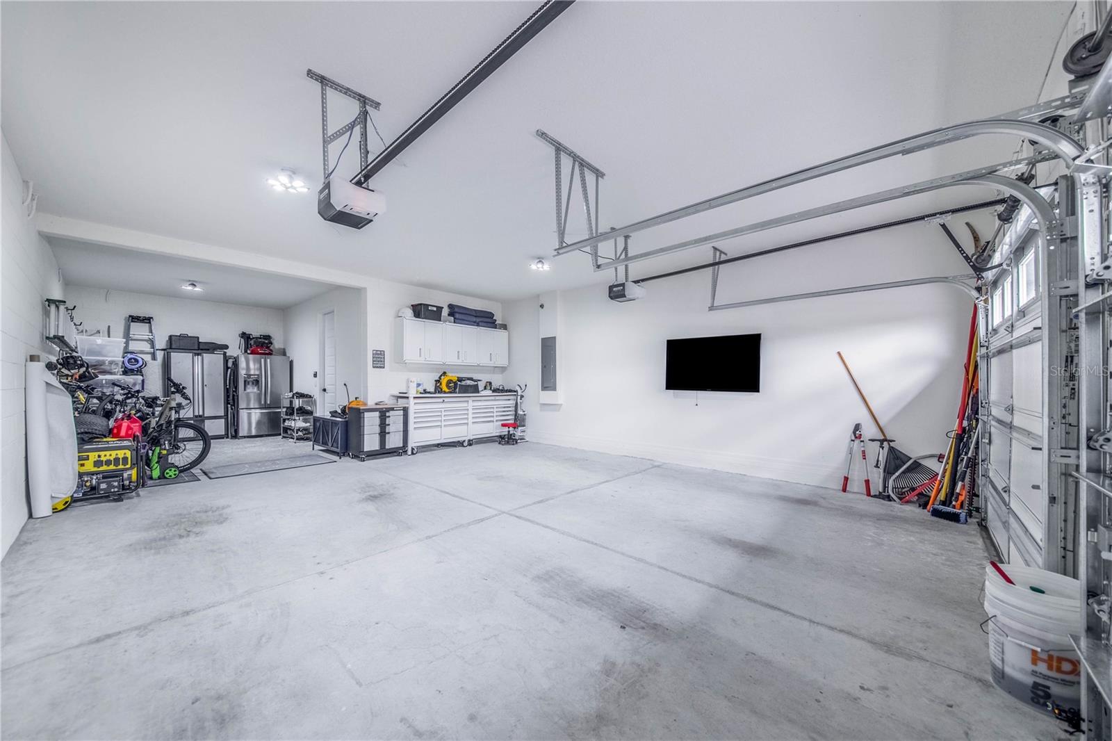 LAKE APOPKA SOUND - Residential