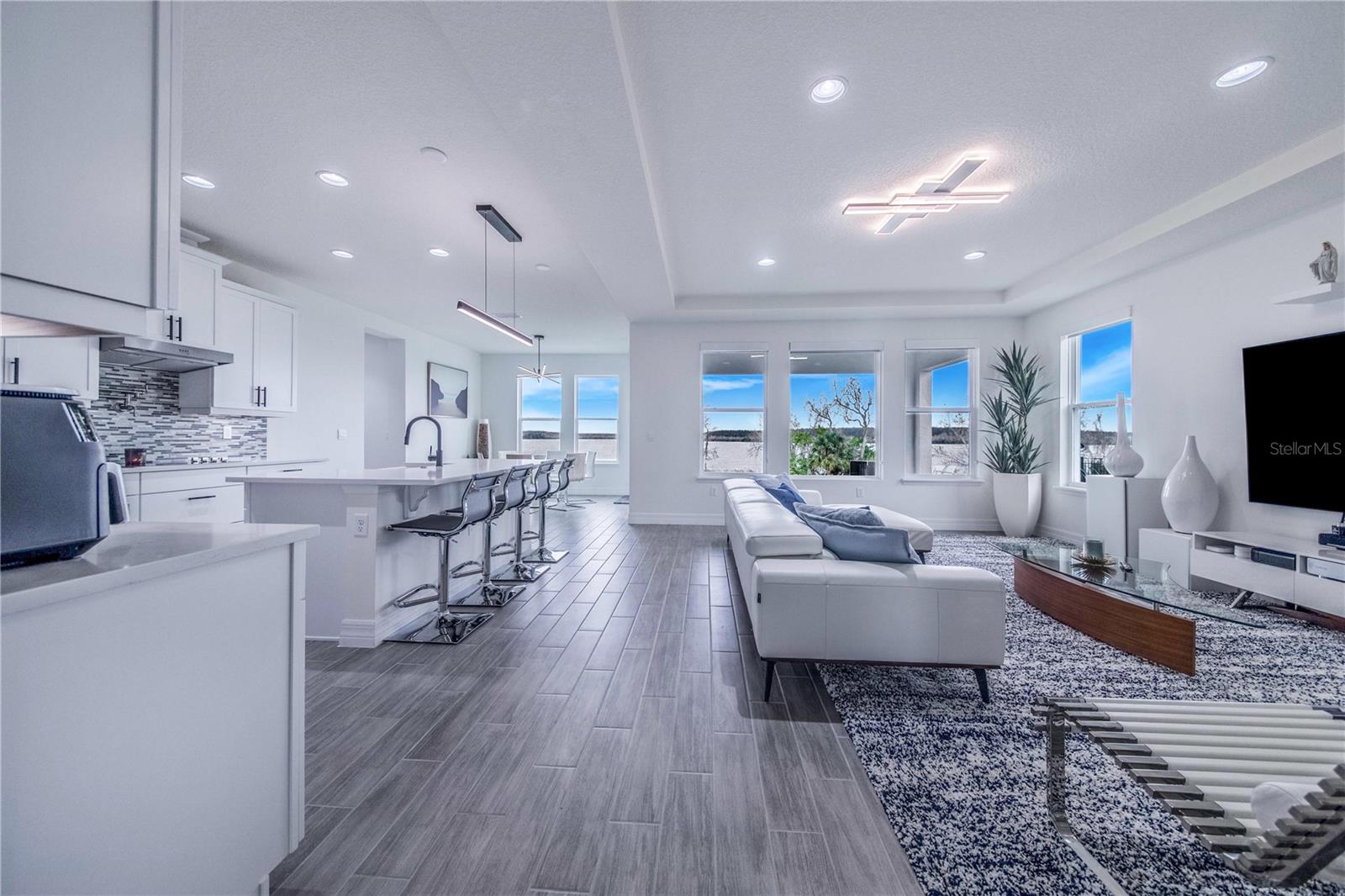 LAKE APOPKA SOUND - Residential