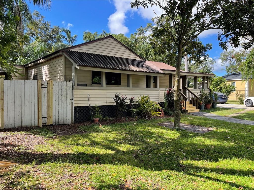 Photo of 2525 Emma Circle, Tampa, FL 33614 (MLS # TB8430492)