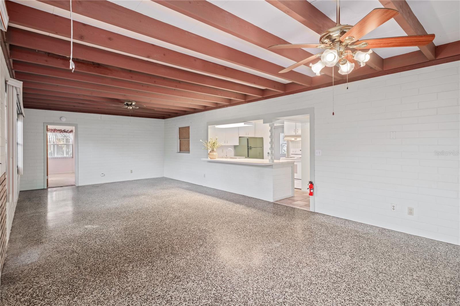 LAKE SILVER SHORES - Residential