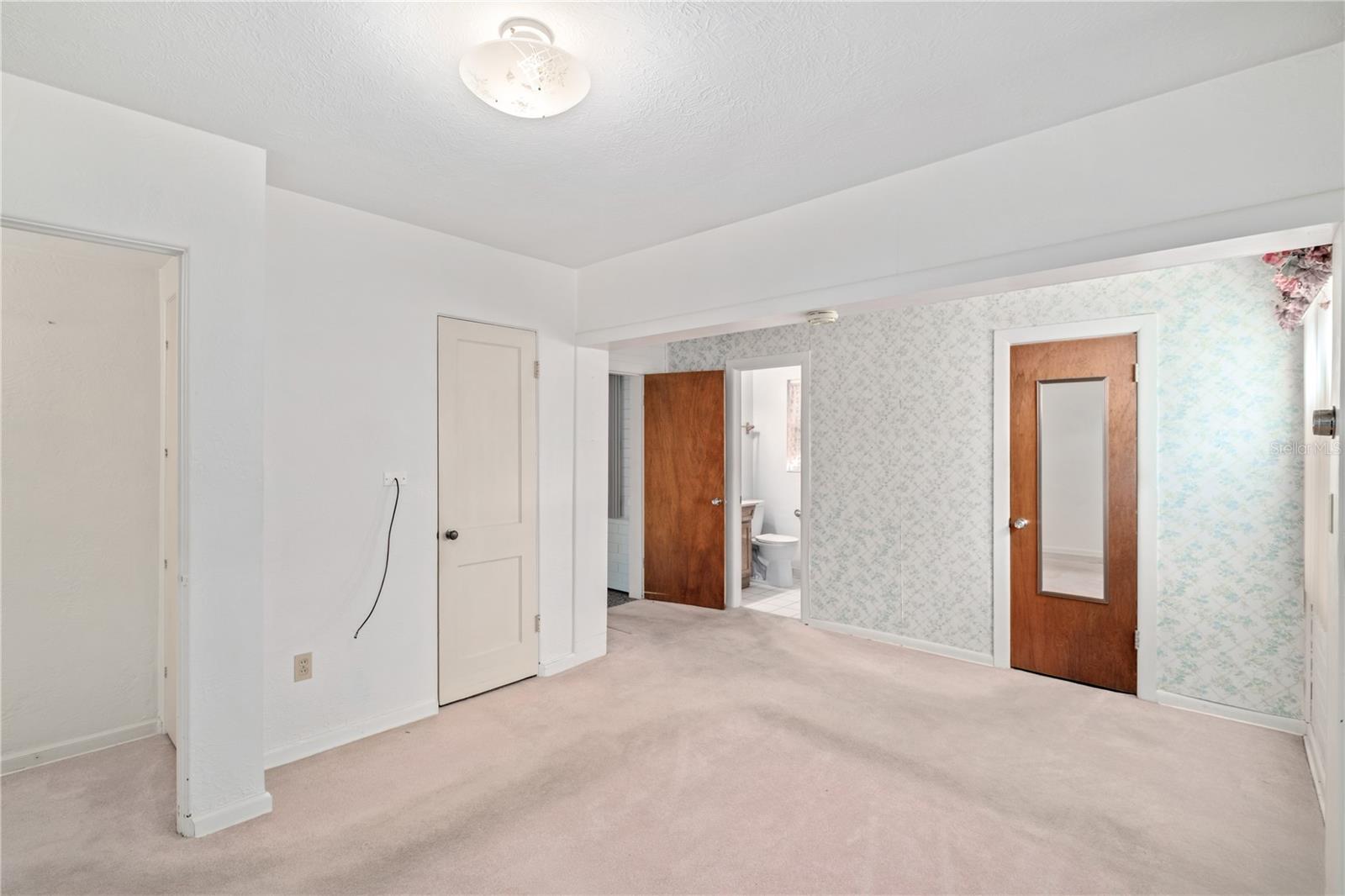 LAKE SILVER SHORES - Residential