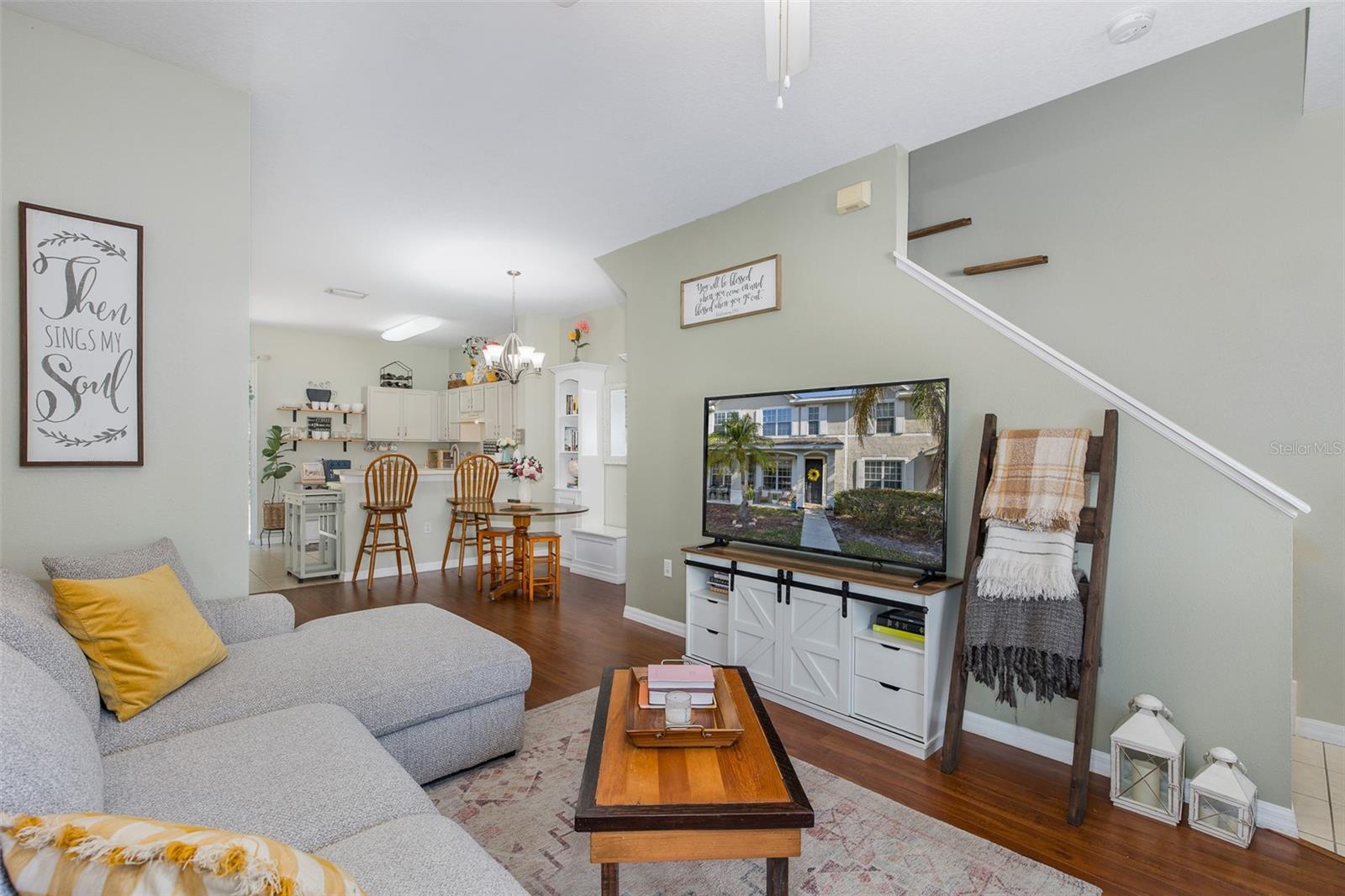 TOWNHOMES OF COUNTRY RUN PH - Residential