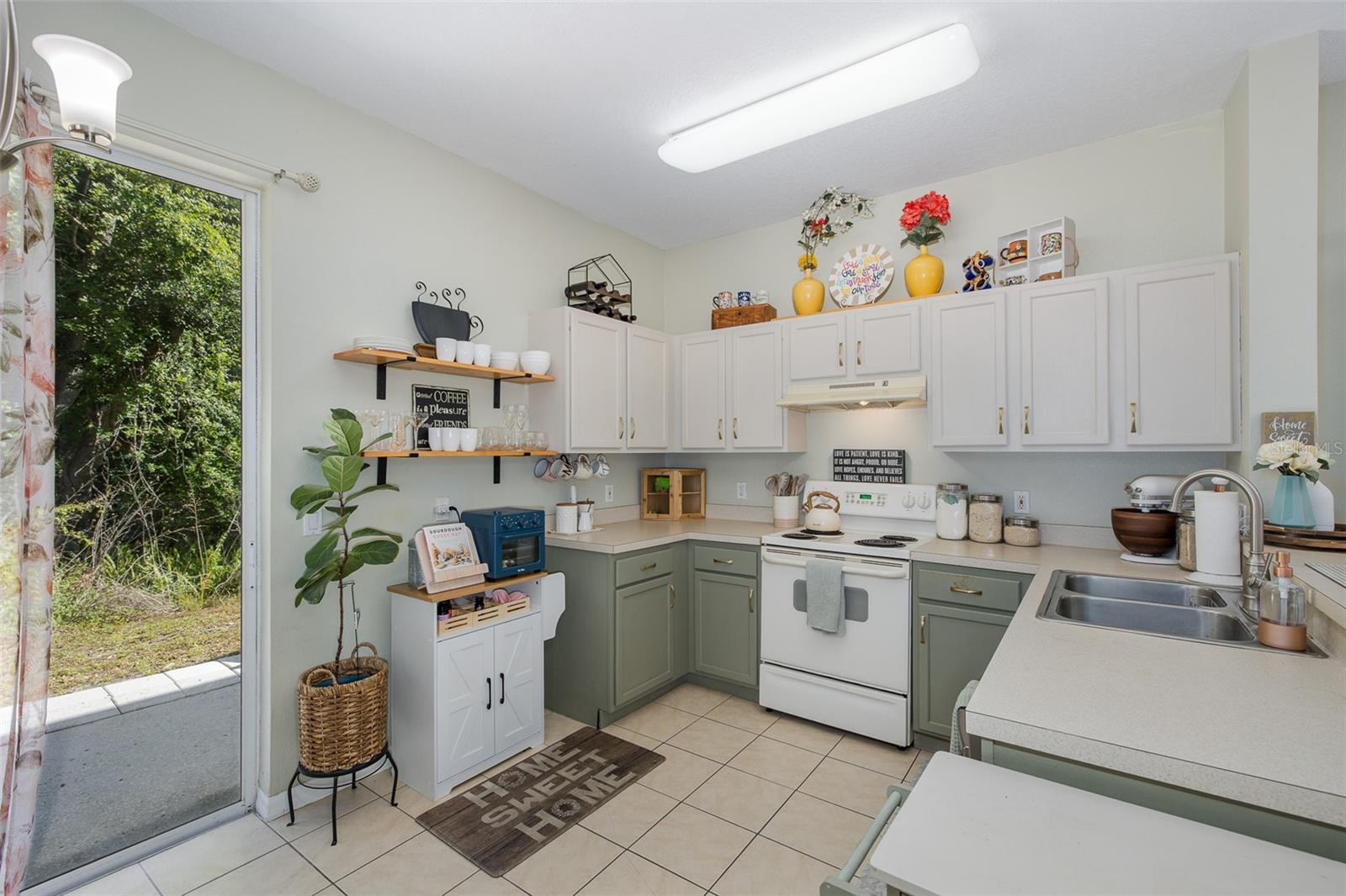 TOWNHOMES OF COUNTRY RUN PH - Residential