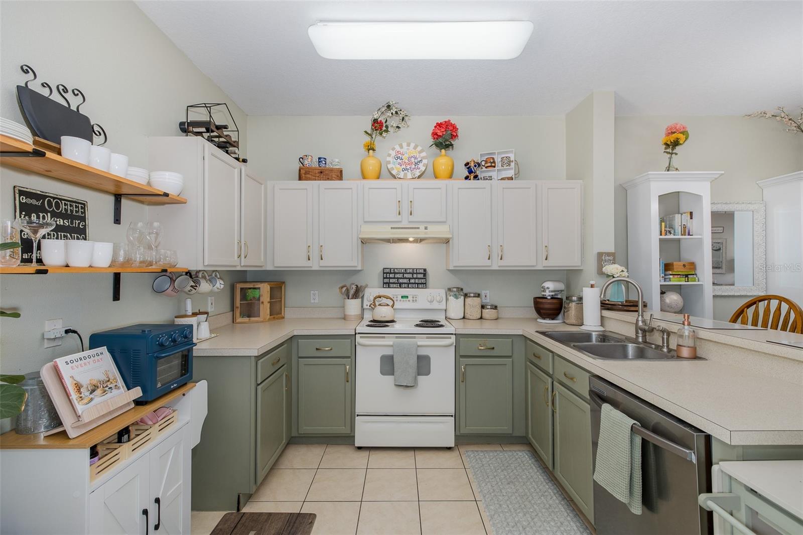 TOWNHOMES OF COUNTRY RUN PH - Residential