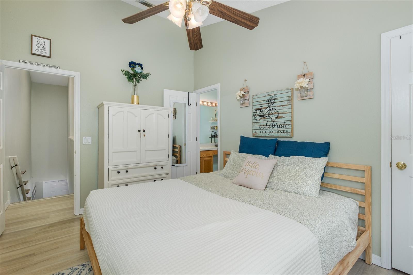 TOWNHOMES OF COUNTRY RUN PH - Residential