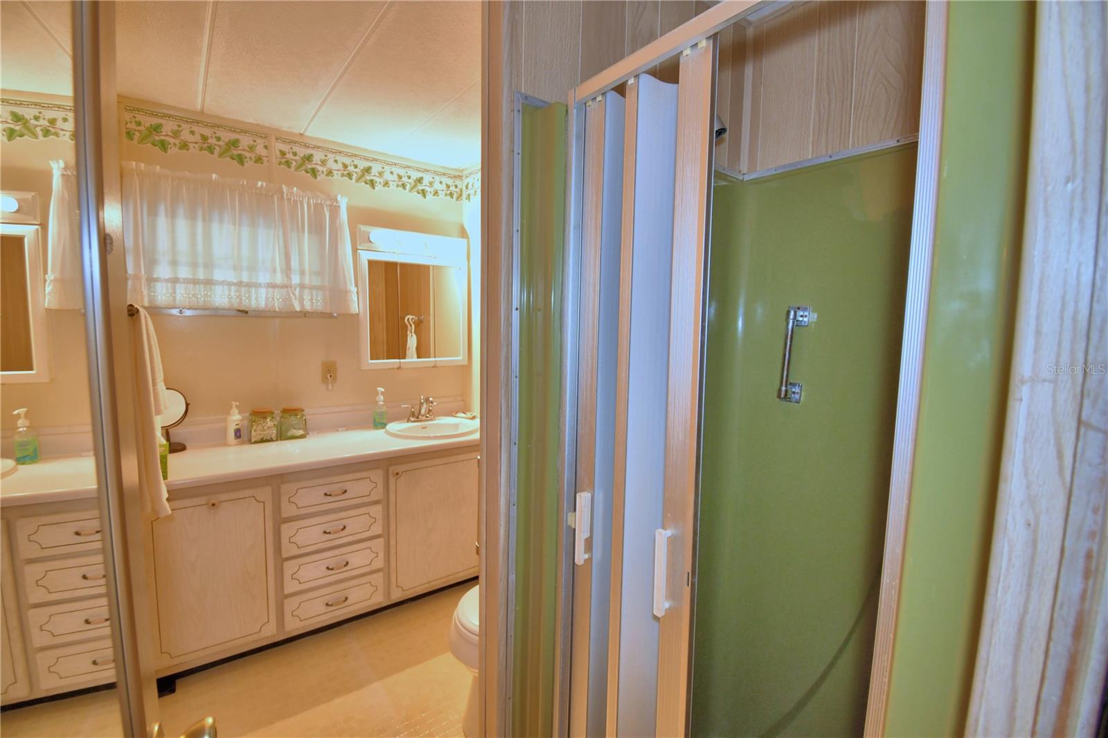 ARIANA SHORES MHP - Residential