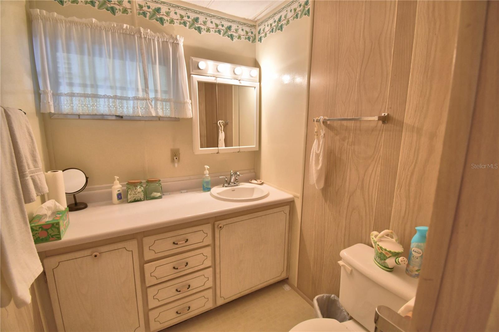 ARIANA SHORES MHP - Residential