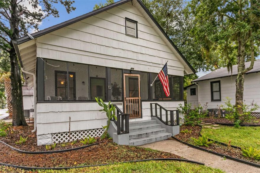 Welcome to PACIFIC COVE a group of three renovated and well appointed homes located at 8 Pacific Street; 10 Pacific Street and 9 Venancio Street in St Augustine's uptown Historic District.  Location, Location, Location, these homes offer the perfect location, to explore the Historic District and the comforts of home when you return. The large outdoor area is perfect for gatherings in your private resort setting. A great opportunity to secure three adjoining properties with not only resort rental income but the flexibility of transitioning to other business uses.  .
Don' t miss this rare opportunity!!