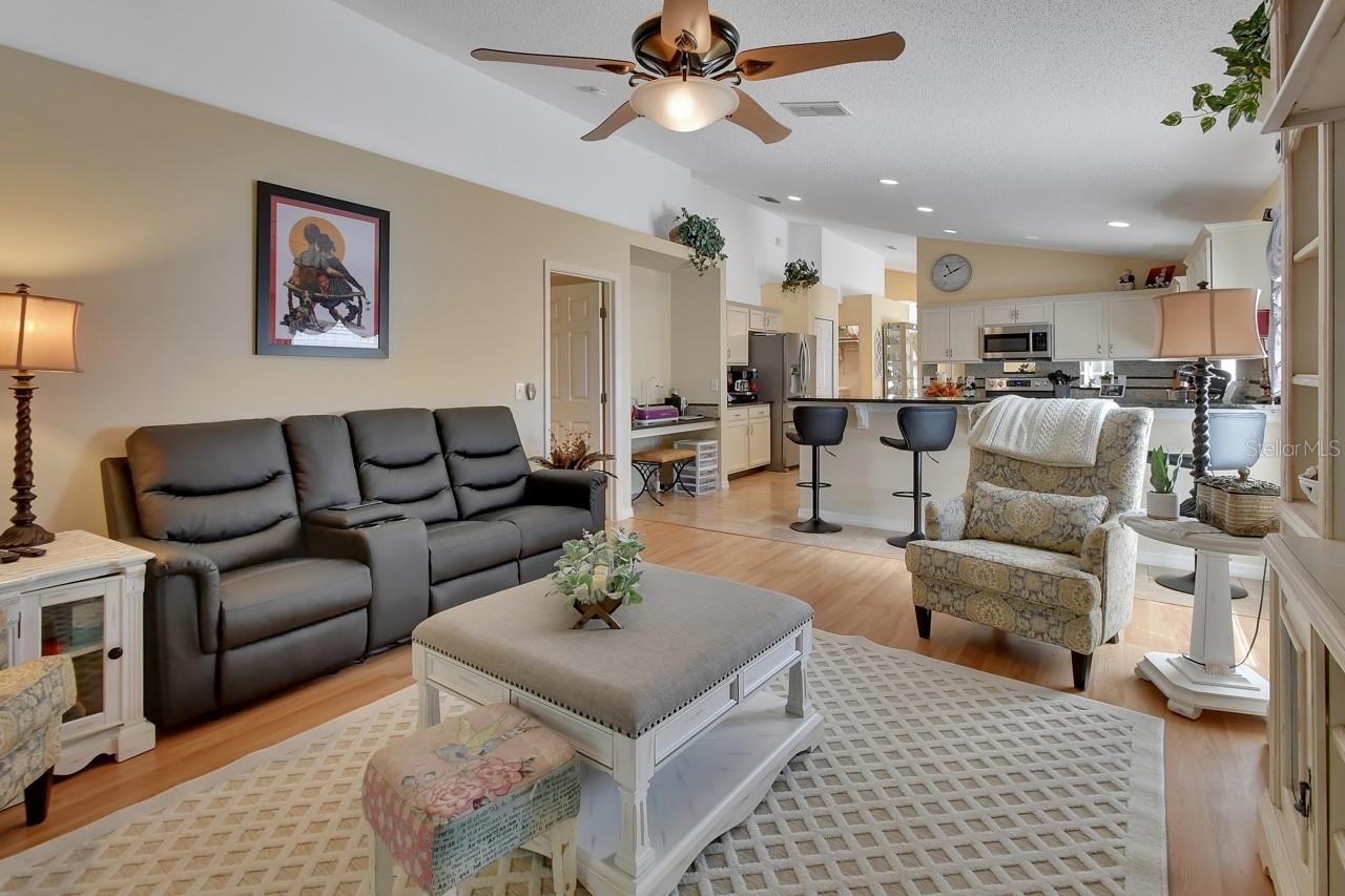 BLUE SPGS VILLAS PH 2 A REP - Residential