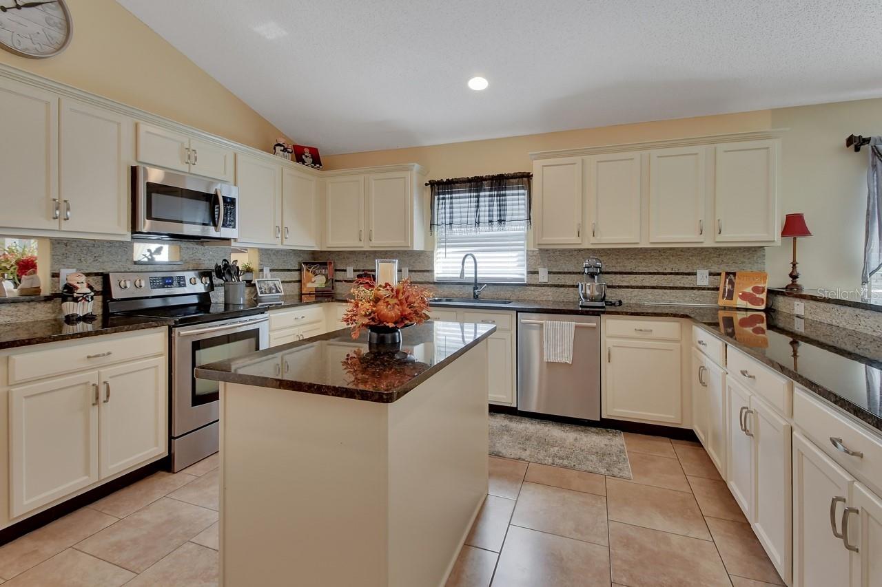 BLUE SPGS VILLAS PH 2 A REP - Residential