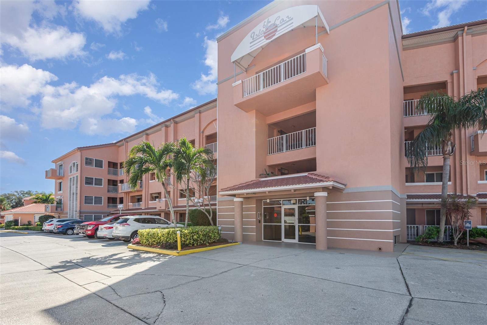 343 N TROPICAL TRAIL 105