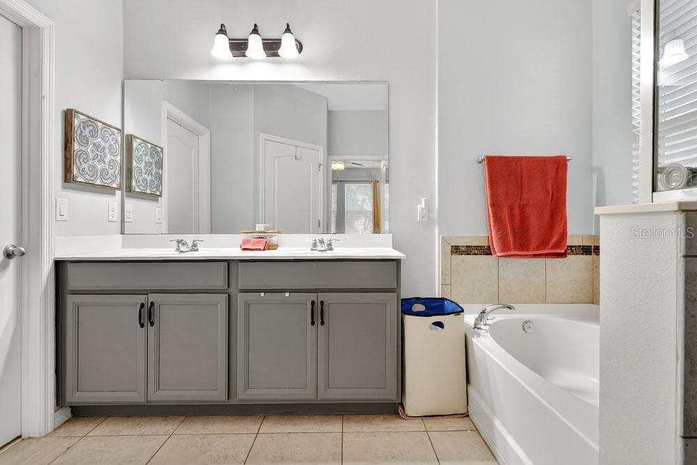 WELLINGTON WOODS - Residential