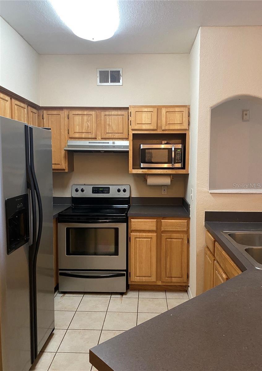 HAMPTONS AT METROWEST - Residential