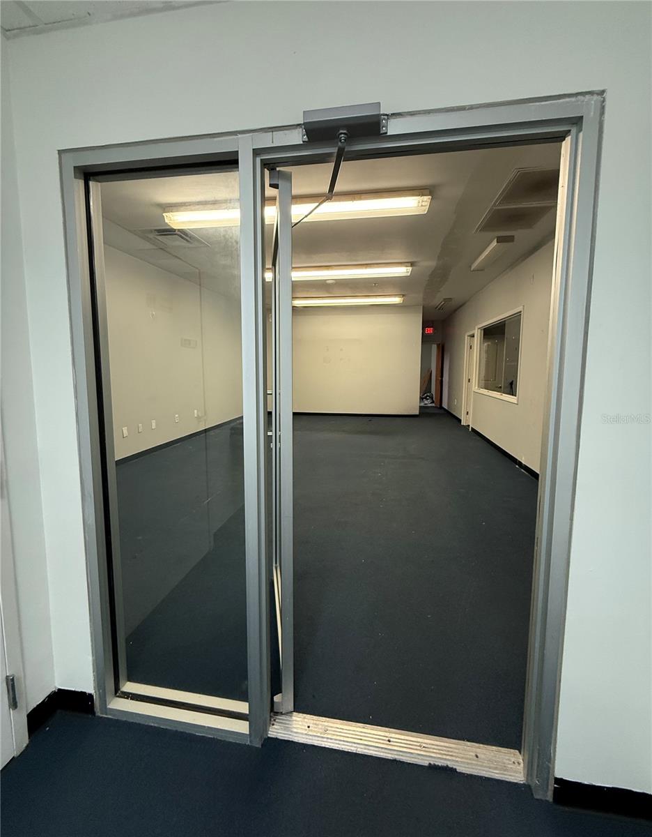 AIRPORT INDUST PK/ORLANDO - Commercial Lease