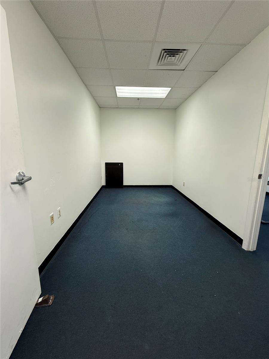AIRPORT INDUST PK/ORLANDO - Commercial Lease