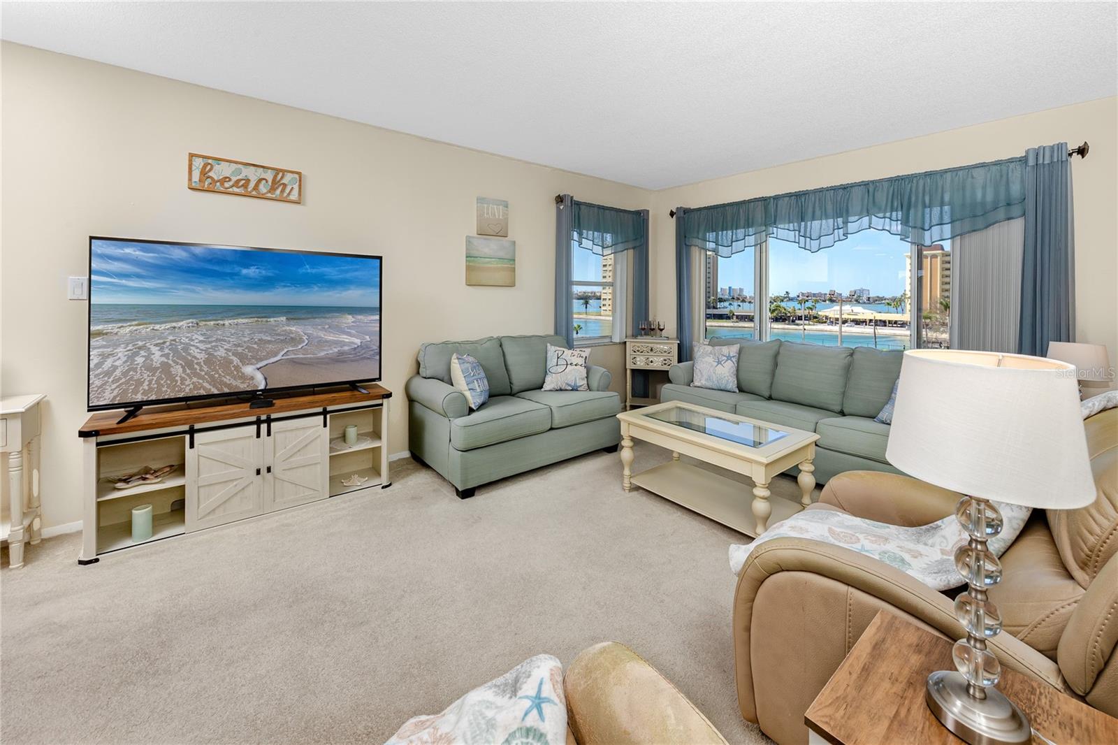 HAMILTON HOUSE THE CONDO - Residential