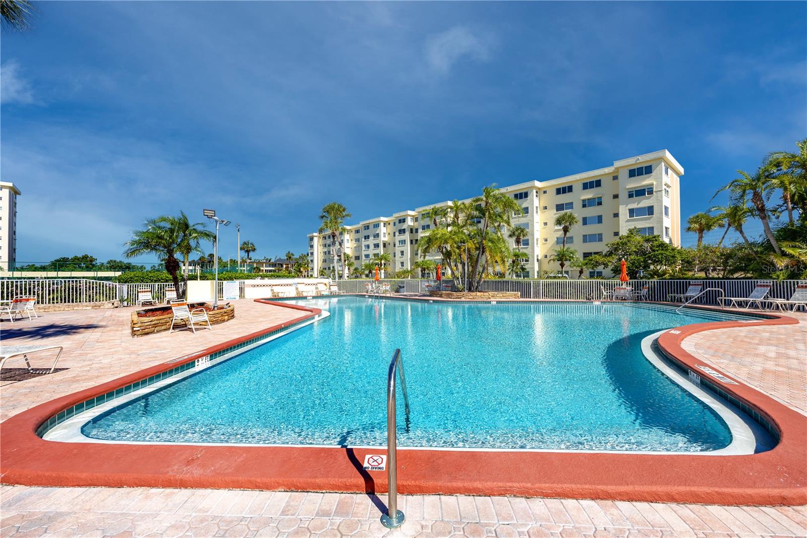 HAMILTON HOUSE THE CONDO - Residential