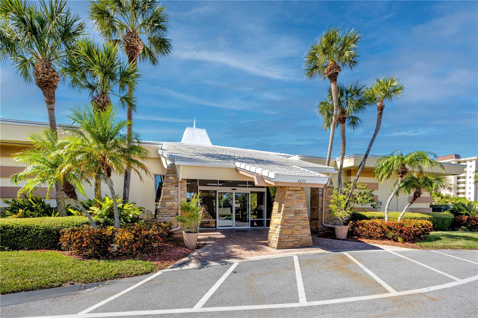 HAMILTON HOUSE THE CONDO - Residential