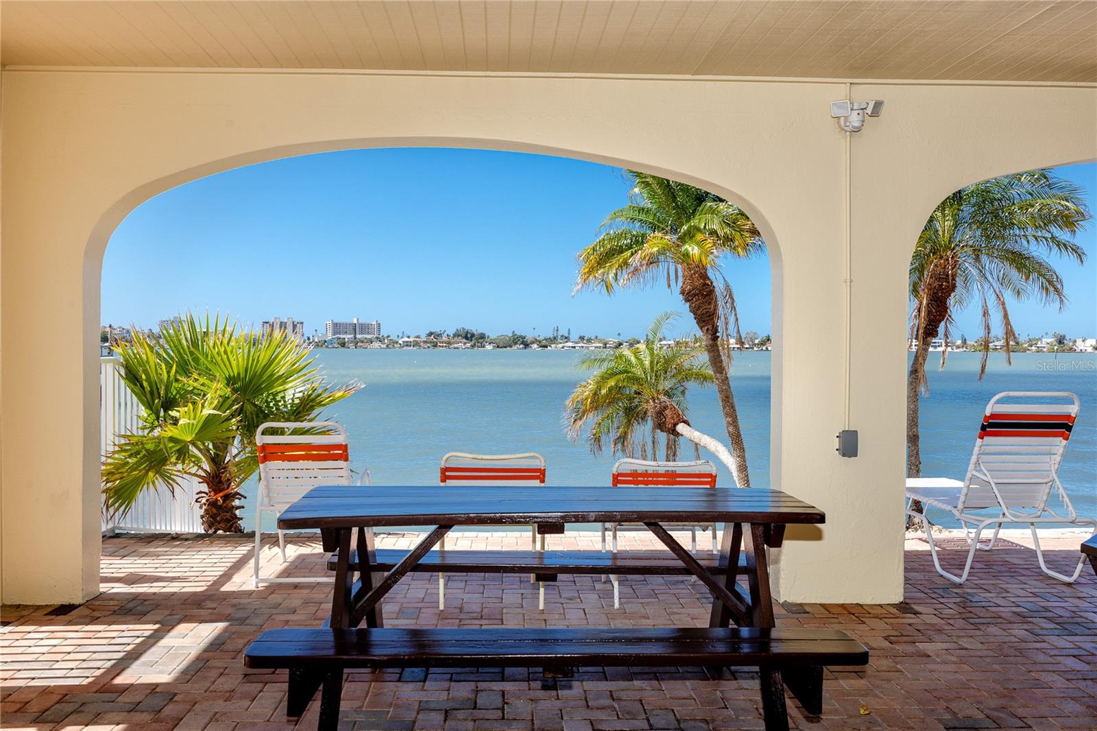 HAMILTON HOUSE THE CONDO - Residential