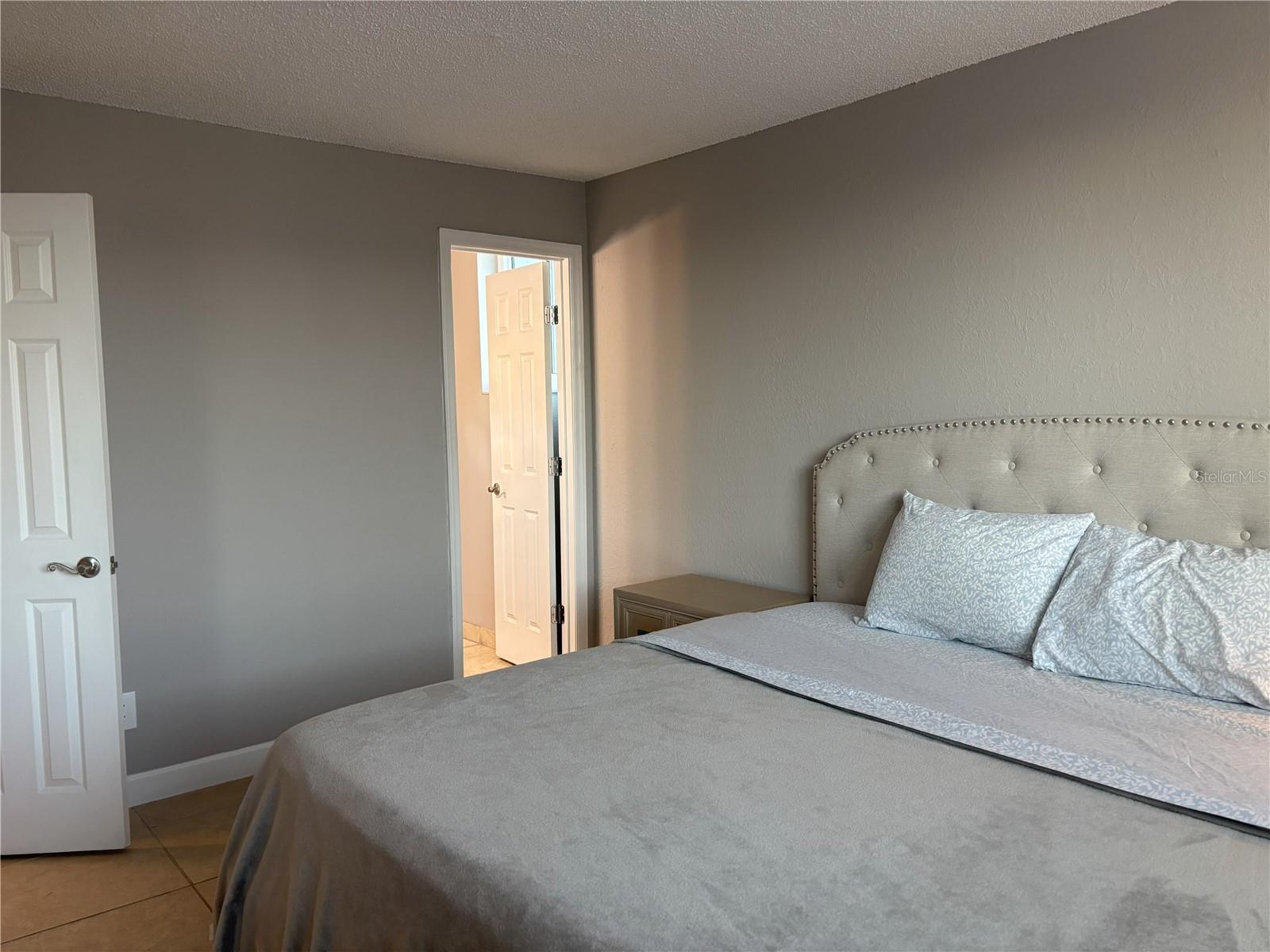 SARASOTA PALMS - Residential Lease