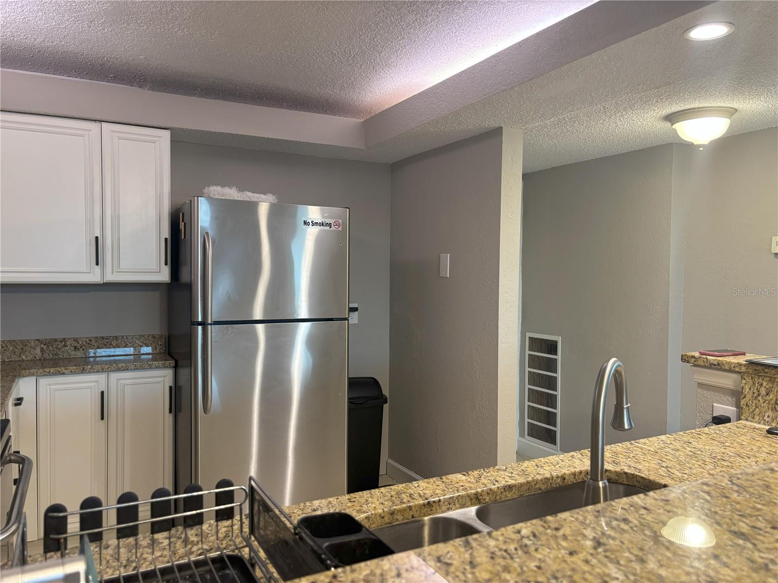 SARASOTA PALMS - Residential Lease