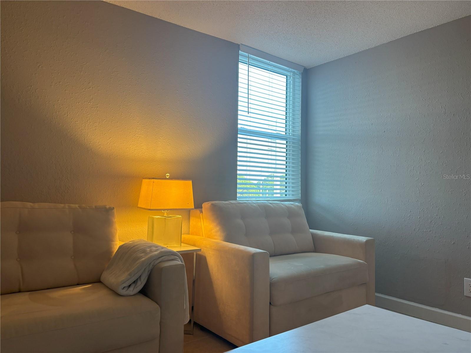 SARASOTA PALMS - Residential Lease