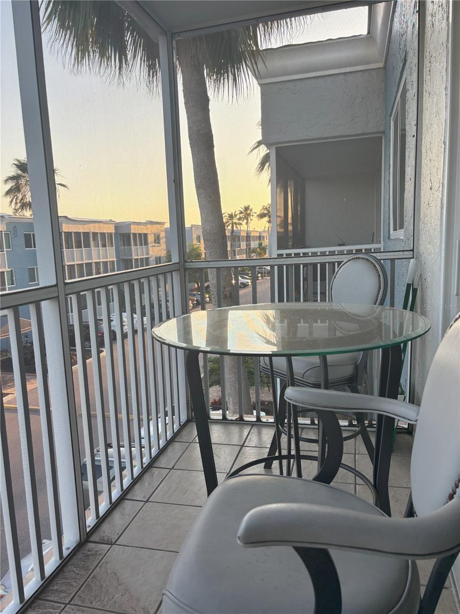 SARASOTA PALMS - Residential Lease