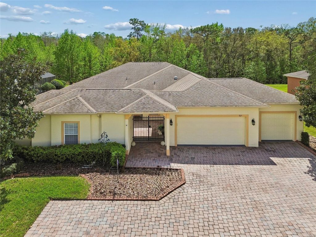 Photo of 917 Shorehaven Dr, Poinciana, FL 34759 (MLS # S5145514)