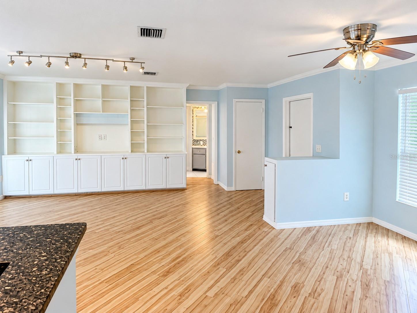 1706 SANDY COURT - Photo 4