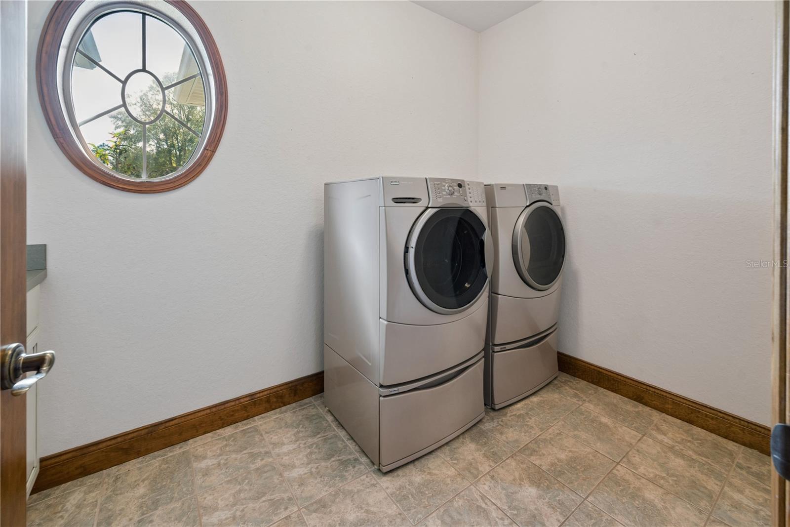 THE HUNT CLUB AT FOX POINT - Residential