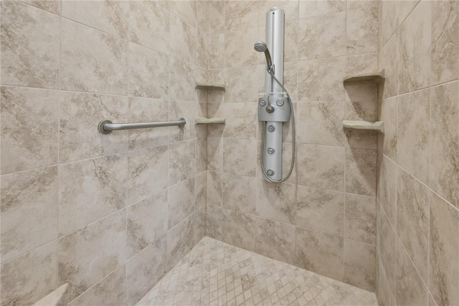 THE HUNT CLUB AT FOX POINT - Residential