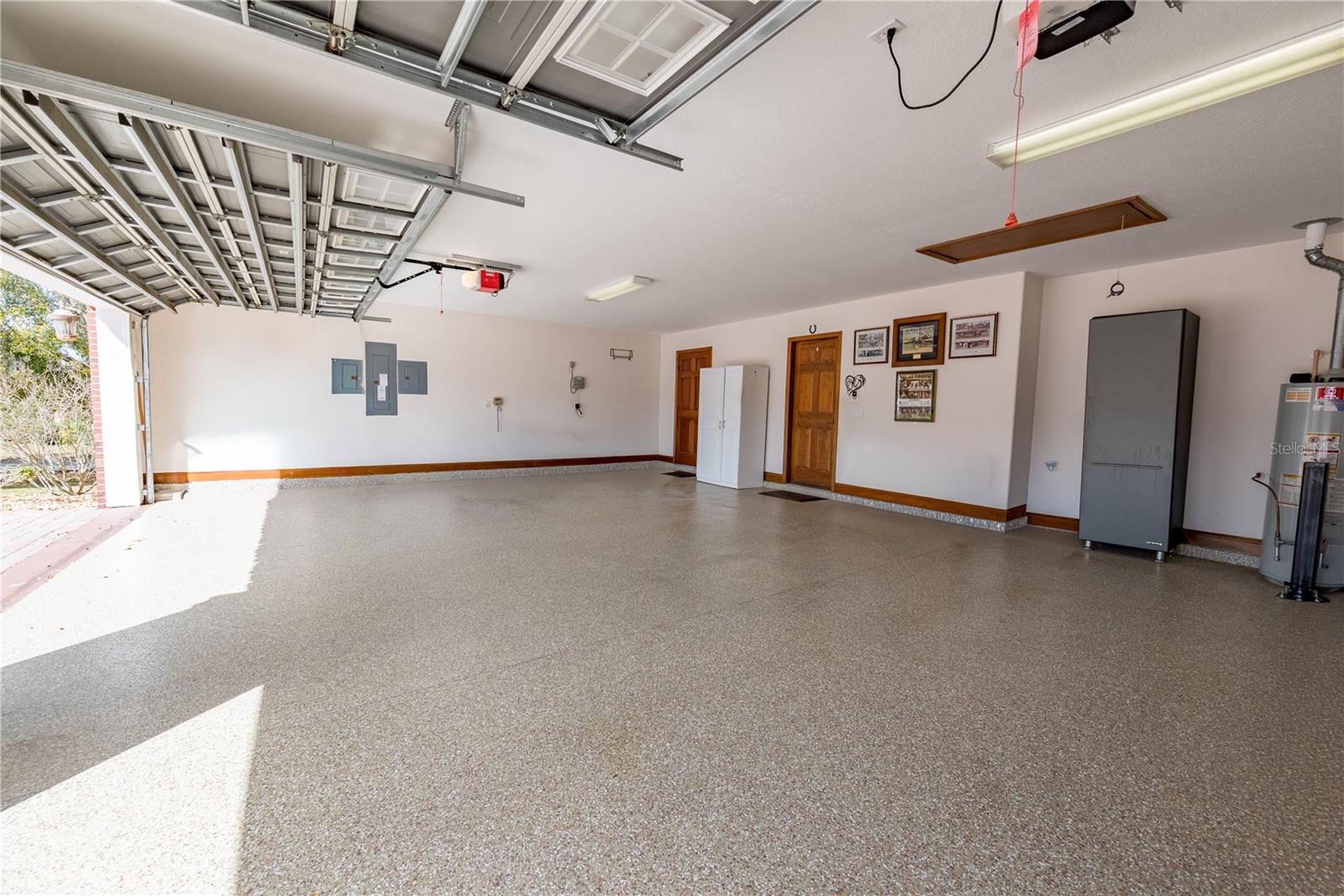 THE HUNT CLUB AT FOX POINT - Residential