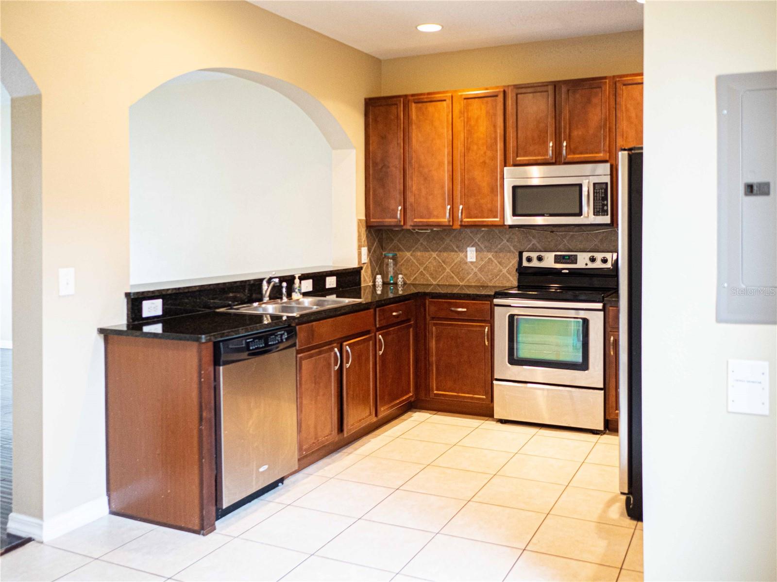 HAMPTON LAKES AT MAIN STREET - Residential Lease