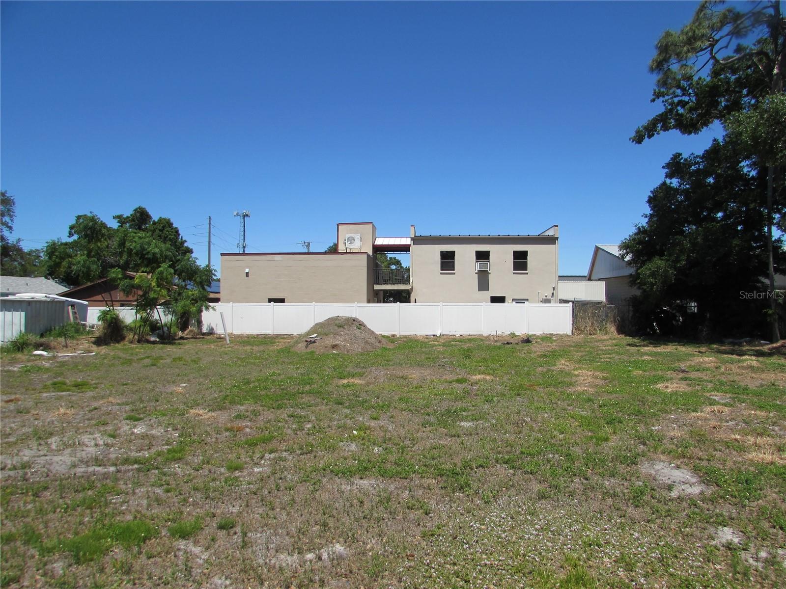 Pre-Construction. To be built. Seize this exceptional Build to Lease opportunity and elevate your business in a prime DTE location within an Opportunity Zone, just minutes from downtown Sarasota. Choose a single 2000SF unit or expand your space by combining it with Listing A4606609 for a total of 4000SF. Each unit is thoughtfully designed to include an office and bathroom, with potential for additional square footage through a two-floor plan. The landlord is committed to collaborating with you on the build and design process to meet your specific needs. Don't miss out—call for more information today!