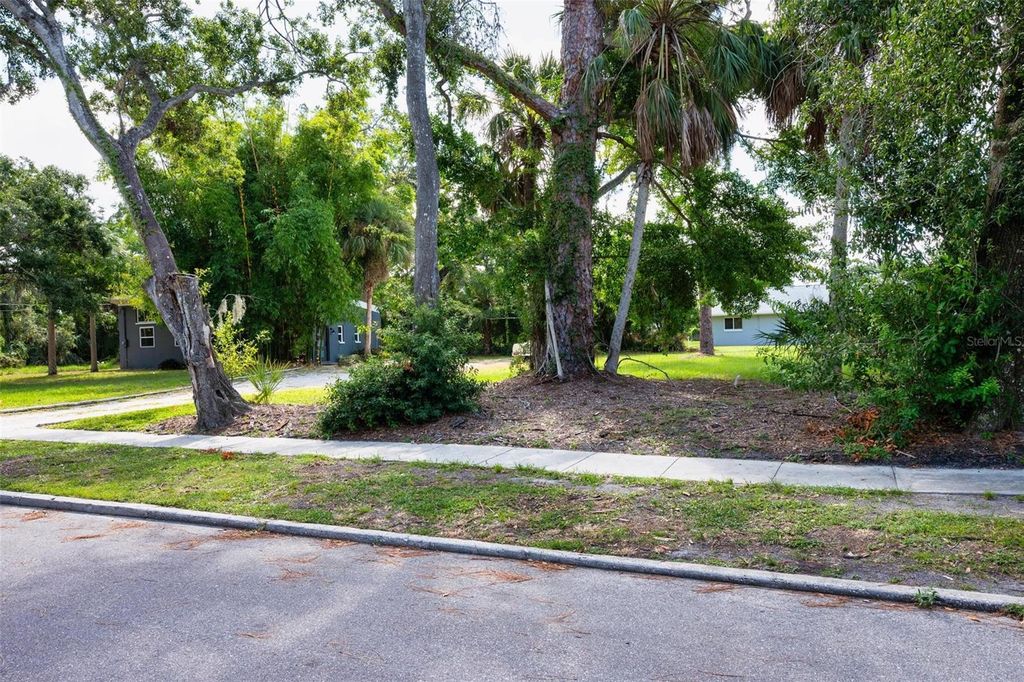 Photo of 1460 17th Street, Sarasota, FL 34234 (MLS # A4667815)