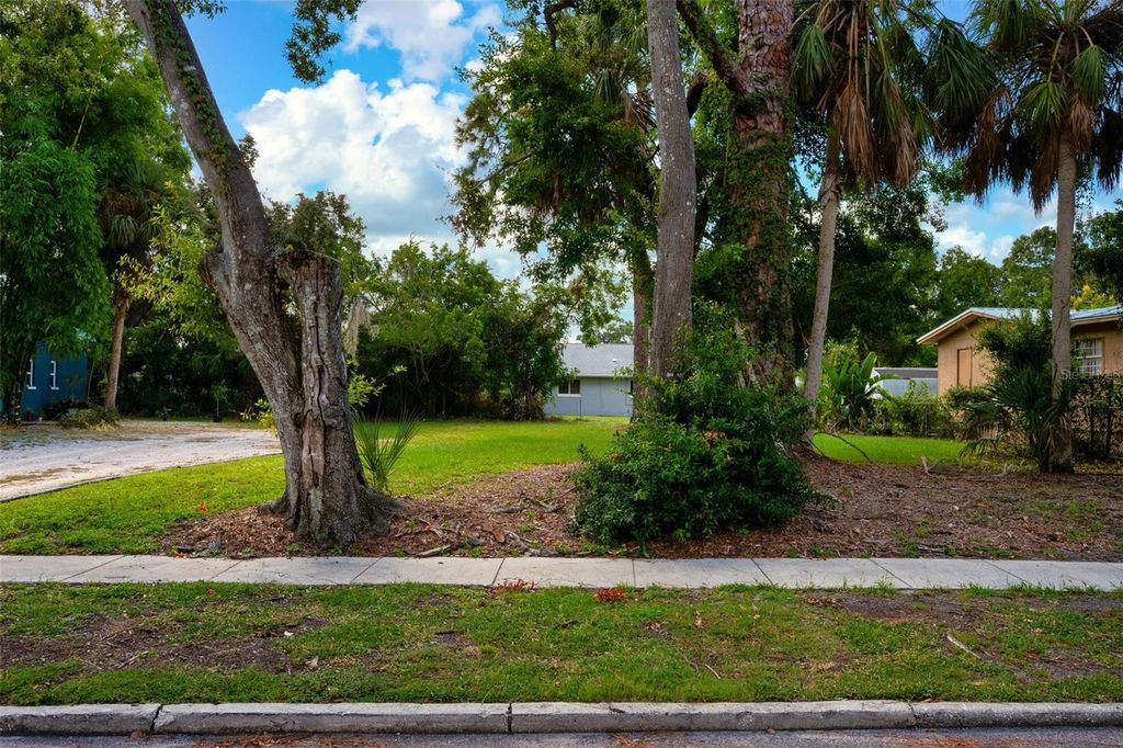 Photo of 1460 17th Street, Sarasota, FL 34234 (MLS # A4667815)