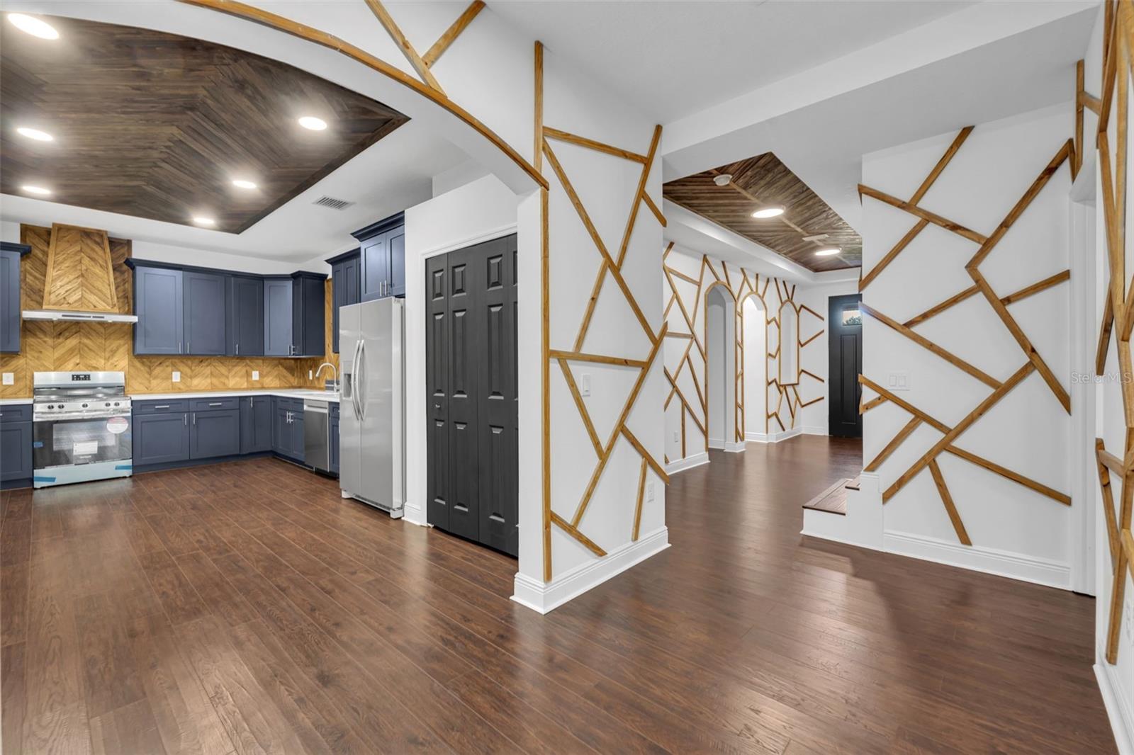 2436 LAKEVIEW HEIGHTS